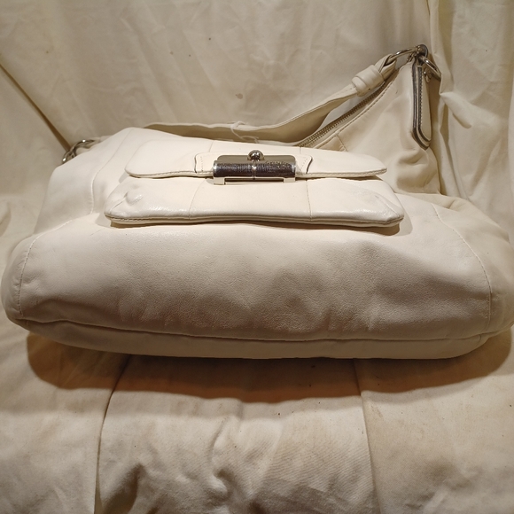 Coach Kristin - Picture 5 of 10